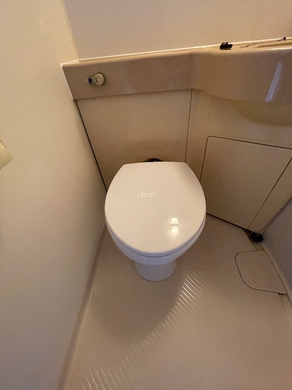 トイレ　違うお部屋の写真です。ご参考までに