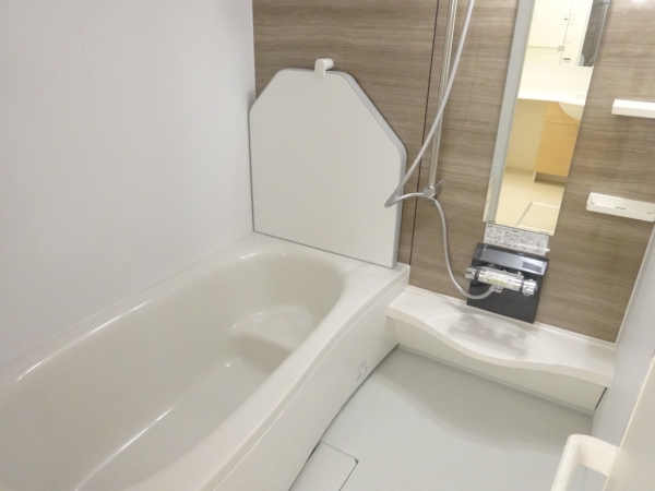バス・シャワールーム　ゆったり一坪風呂