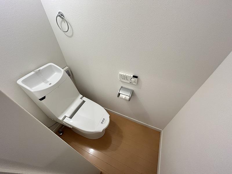 トイレ　トイレ