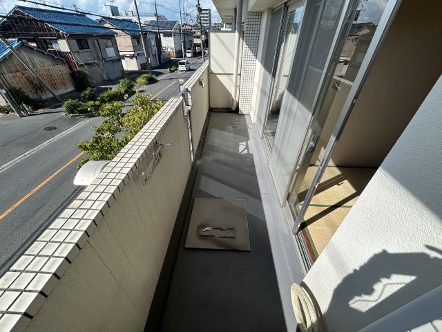 バルコニー　陽当たり良好なバルコニーです