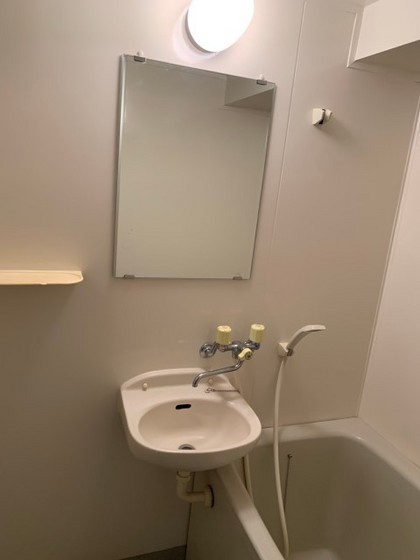 洗面設備　※他部屋の写真です。