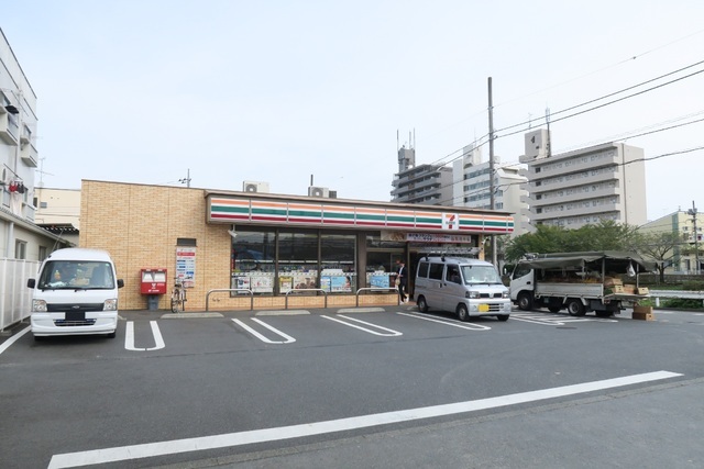 コンビニ　セブン－イレブン　八王子堀之内店（コンビニ）まで400m