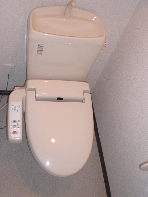 トイレ　温水洗浄便座