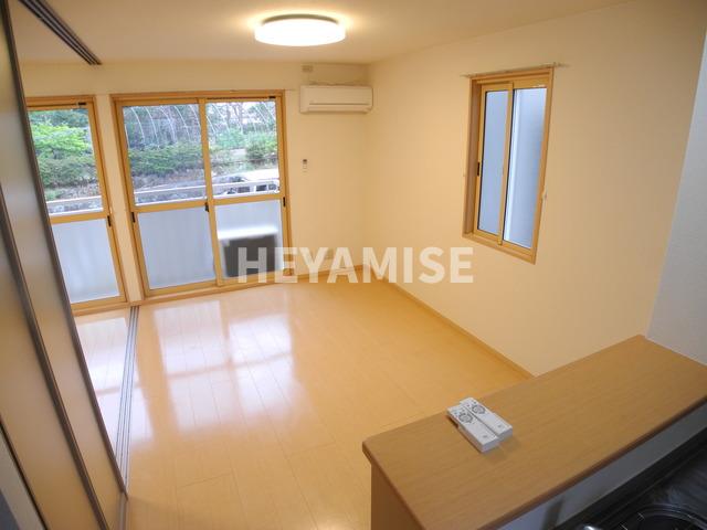 居室・リビング　※室内画像は別号室(反転)