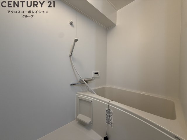 バス・シャワールーム　シンプルでお掃除しやすいお風呂です。