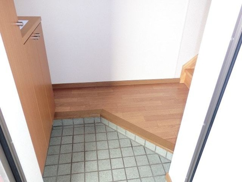 玄関　図面と現状に相違がある場合には現状を優先