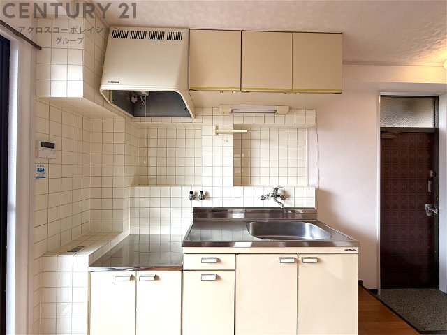 キッチン　コンパクトなキッチンで掃除もラクラク