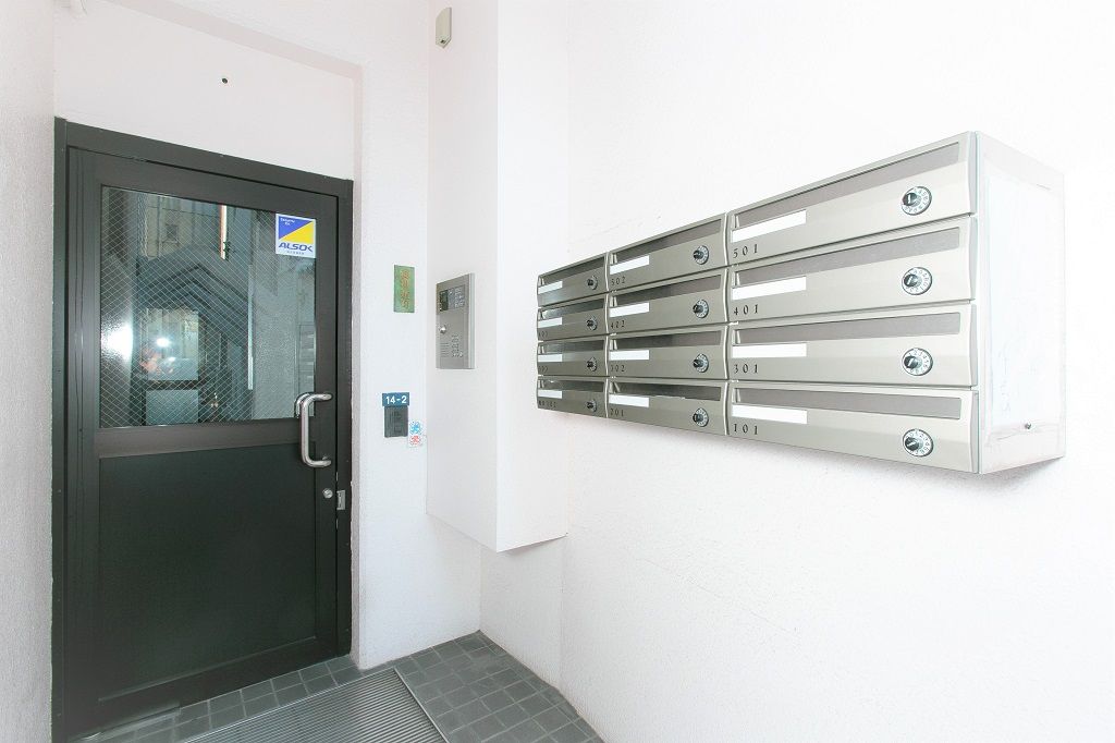 エントランス　メールボックス