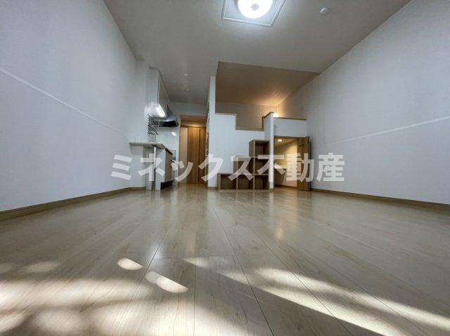 居室・リビング　同タイプのお部屋の写真。現況を優先します。