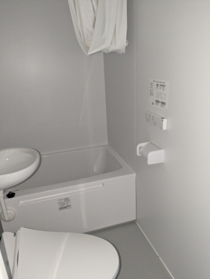 バス・シャワールーム　※別部屋の写真です