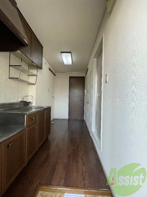 玄関　玄関からお部屋までは一直線です。
