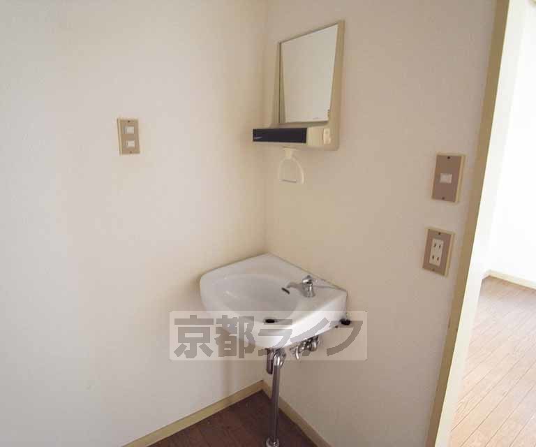 洗面設備　独立洗面台あります。
