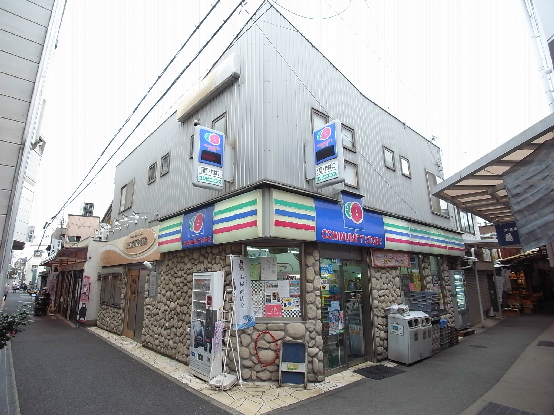 コンビニ　コミュニティ・ストア垂水塩屋駅前店（コンビニ）まで382m