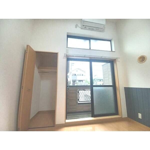 収納　別号室タイプの為、現状を優先致します。