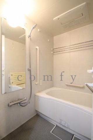 バス・シャワールーム　バスルーム