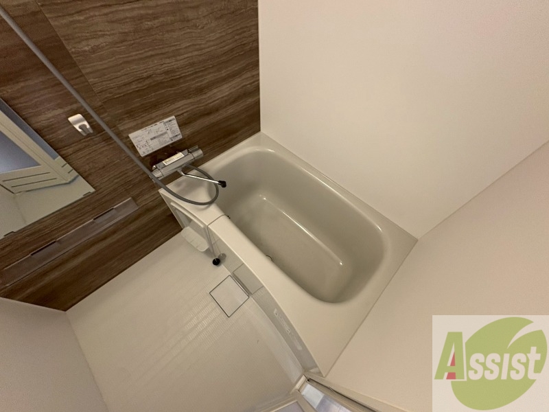 バス・シャワールーム　お風呂になります。一日の疲れを癒してくださいね。