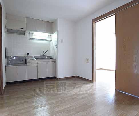 居室・リビング　８帖ダイニングキッチンです。