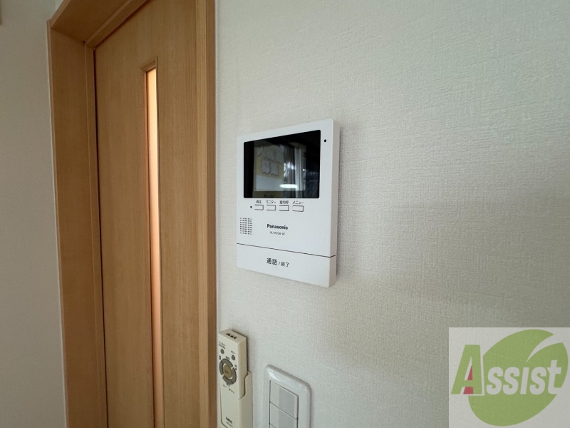 セキュリティ　ＴＶモニター付インターホンです。来客者の顔が見えるので安心！