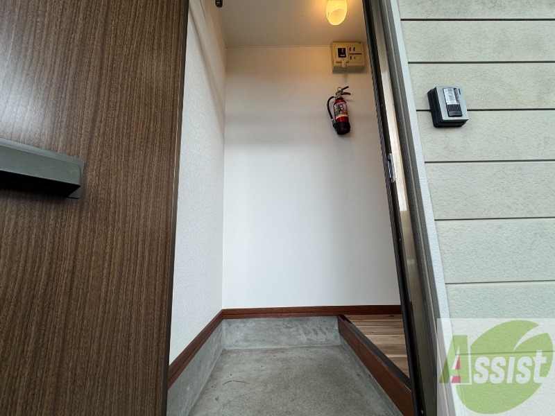 玄関　玄関の様子です。明るい印象ですね。気分もあがりそう。