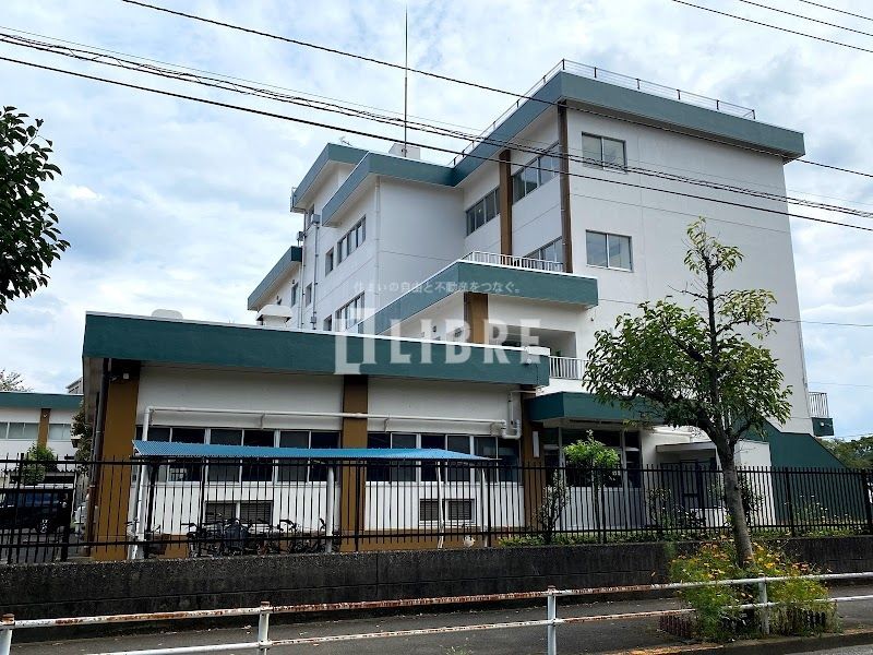 中学校　昭島市立瑞雲中学校（中学校）まで1110m