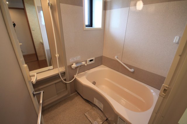 バス・シャワールーム　※同物件別号室の写真になります