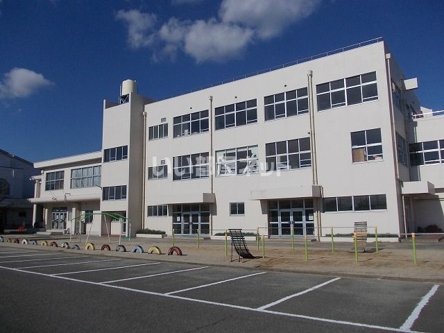 小学校　鳴門第一小学校（小学校）まで2099m