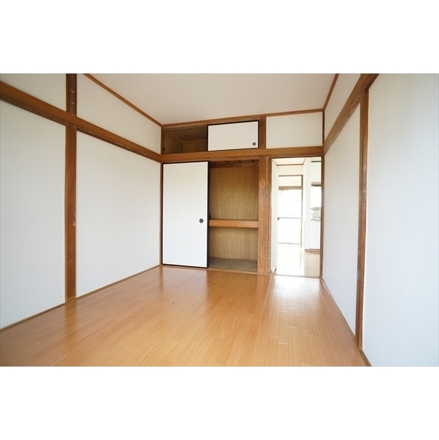 収納　２部屋とも押入れ付きで便利