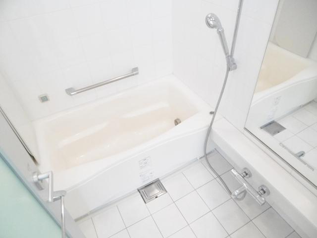 バス・シャワールーム　※別部屋参考写真