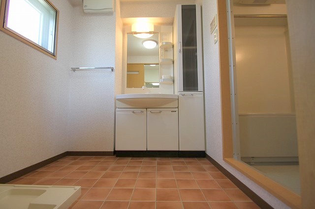 洗面設備　洗面台も広くて使いやすいですよ♪