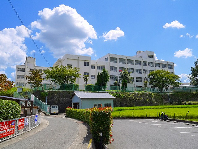 小学校　奈良市立青和小学校（小学校）まで1120m