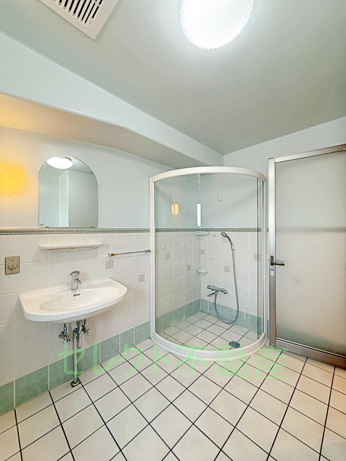 バス・シャワールーム