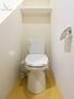 トイレ　落ち着いた色調のトイレです