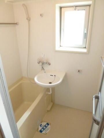 バス・シャワールーム　※同タイプ参考写真