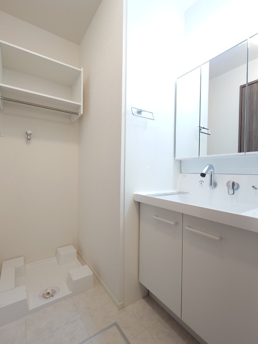 洗面設備　洗濯機置き場、洗面台