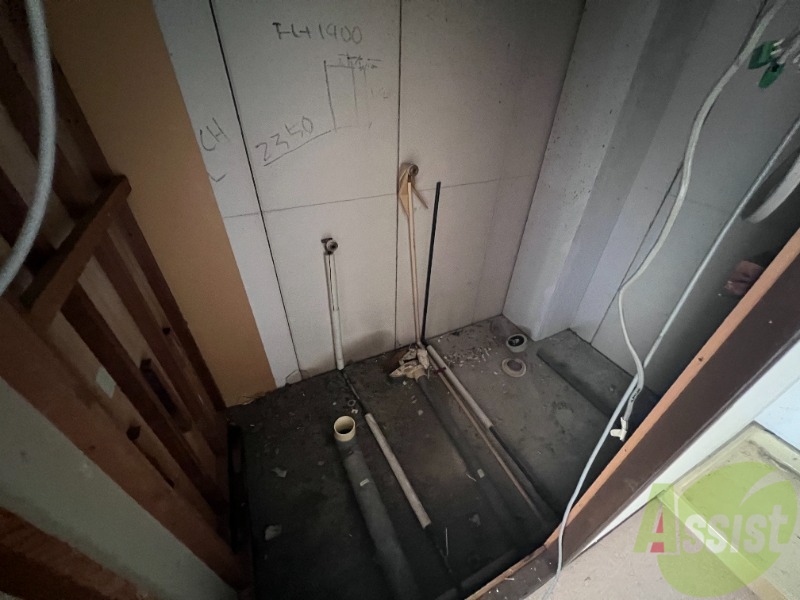 トイレ　改装中