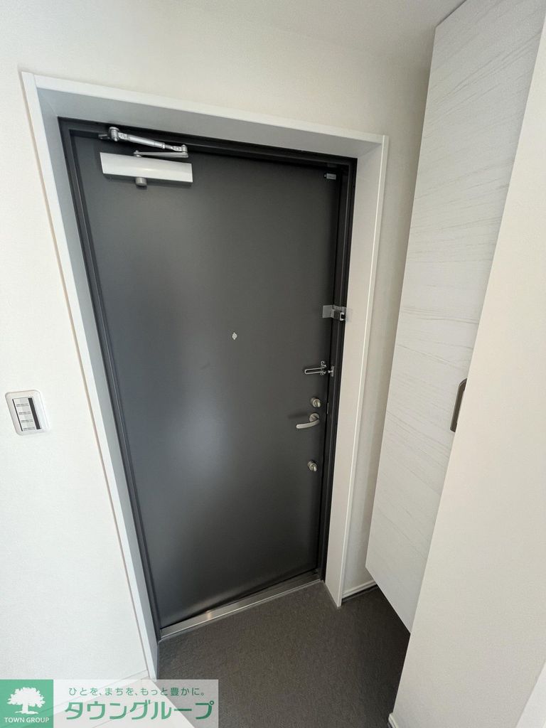 オプション坂下の玄関写真