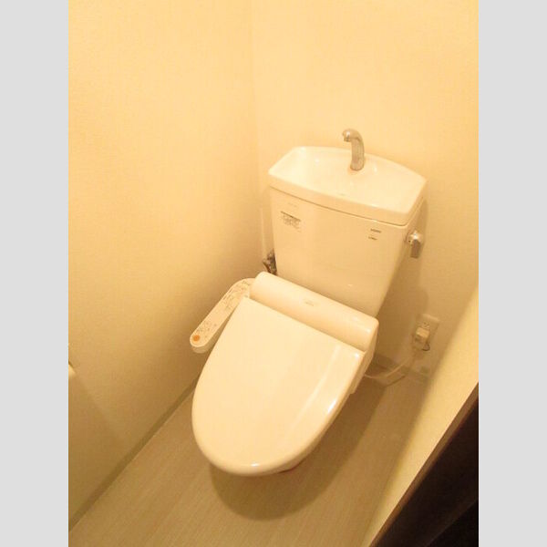 ウイステリア名城のトイレ写真