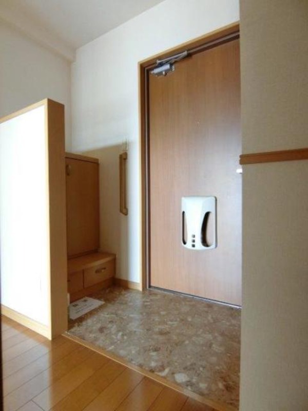 玄関　図面と現状に相違がある場合には現状を優先．．．