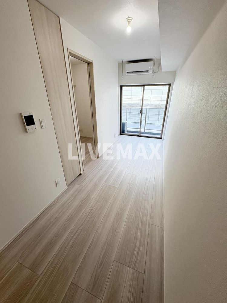 居室・リビング　別号室参考写真