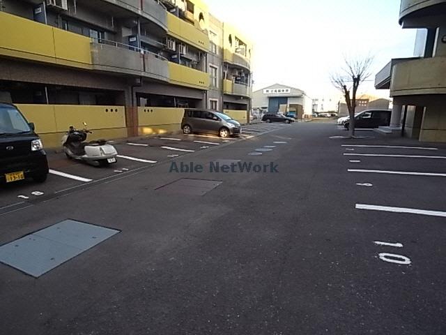 駐車場　駐車場