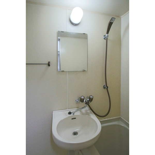 洗面設備　同じ建物の別のお部屋