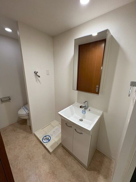 洗面設備　独立洗面化粧台付き