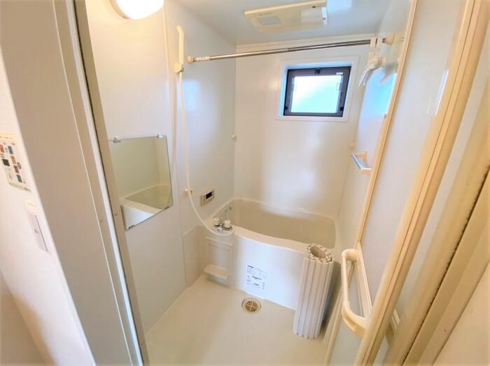 バス・シャワールーム　バス