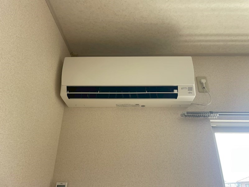 その他設備　エアコン付きの室内で日々の生活も快適に。