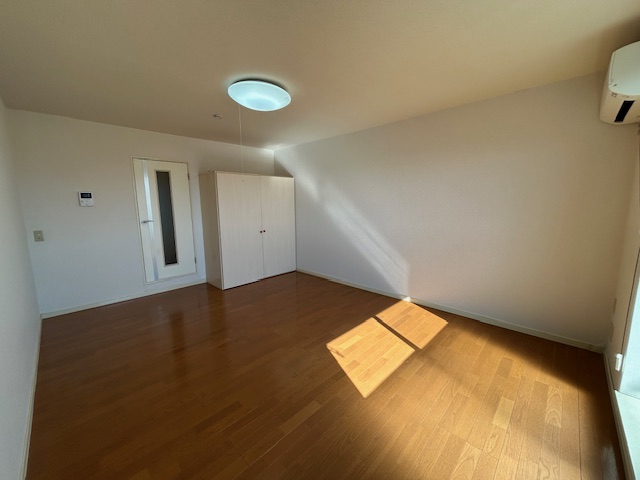 居室・リビング　日当たりのよいお部屋です♪