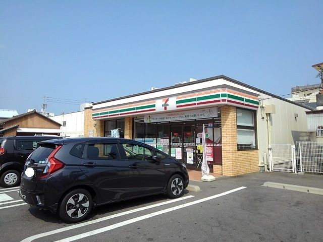 コンビニ　セブンイレブン丸亀霞町店（コンビニ）まで450m