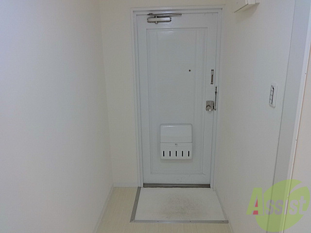 玄関　玄関！開けたら真っ白なお部屋。