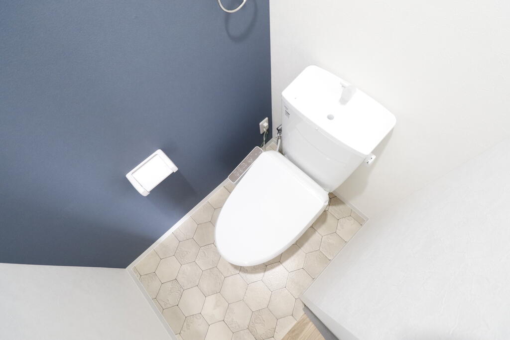 トイレ　温水洗浄便座付きのトイレです♪