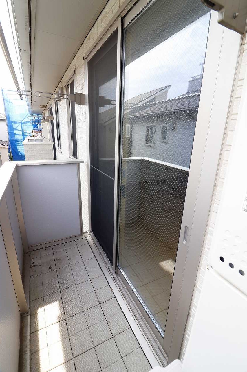 バルコニー　※同物件、別部屋の写真です。