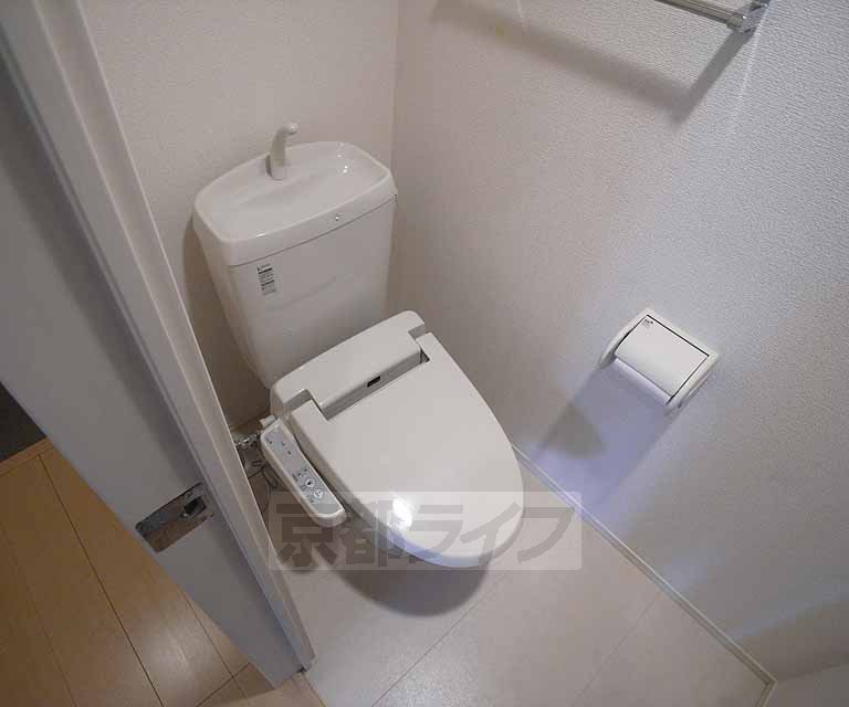 トイレ　もちろんウォシュレット完備です。